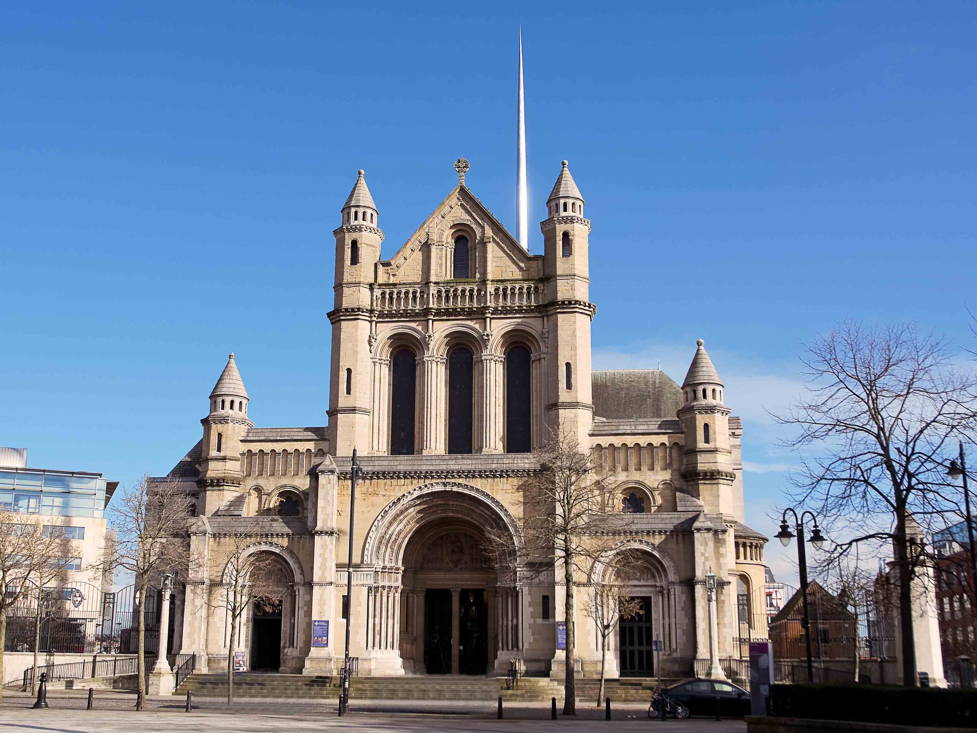 taxi-tours-belfast-st-annes-cathedral.jpg